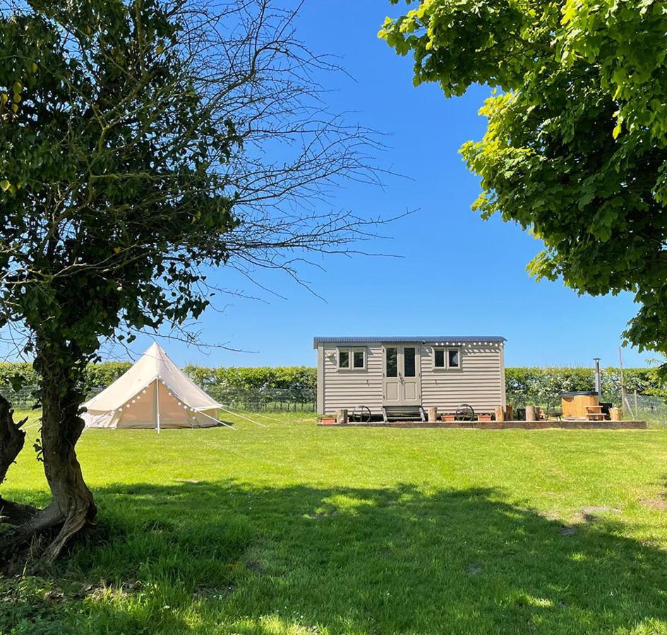 Old King William Shepherd Huts And Private Hot Tubs In North Norfolk Hunworth Bagian luar foto