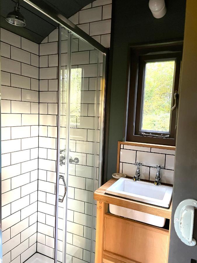 Old King William Shepherd Huts And Private Hot Tubs In North Norfolk Hunworth Bagian luar foto
