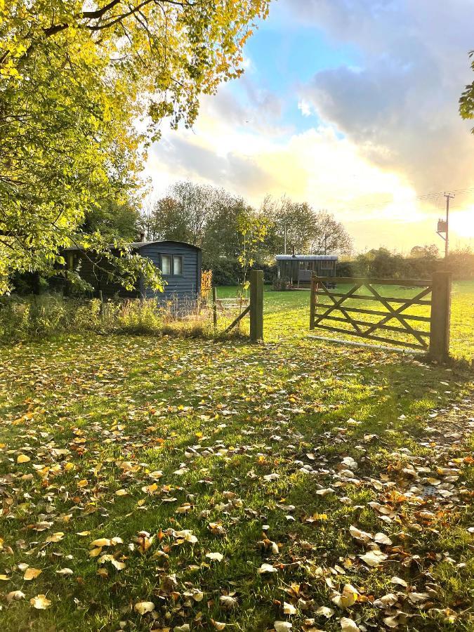 Old King William Shepherd Huts And Private Hot Tubs In North Norfolk Hunworth Bagian luar foto